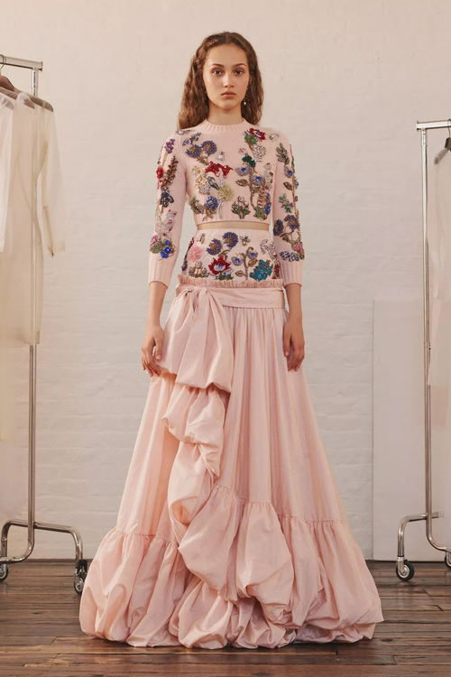迷失在花園中的精靈少女 alexander mcqueen 2018早春